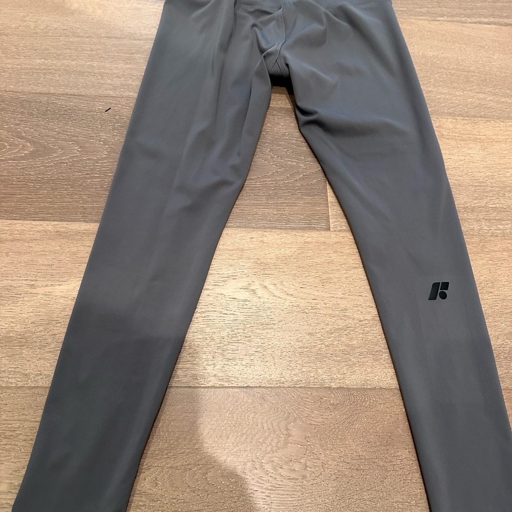 Forme High-Rise Grey Leggings - Picture 6 of 8